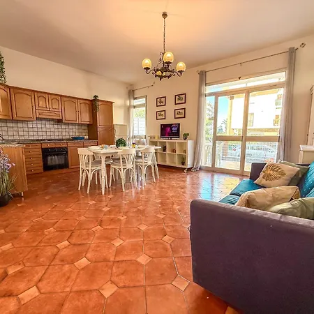 Helsinki Apartment, A 2 Passi Dal Mare Rif A574 * 포르토 다스콜리