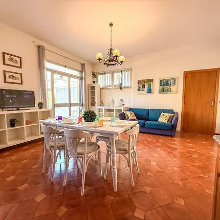 Helsinki Apartment, A 2 Passi Dal Mare Rif A574 Apartment *